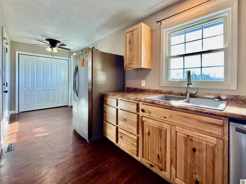 642 E State Route 1748, Mayfield, KY 42066 photo 5