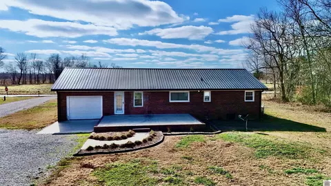 642 E State Route 1748, Mayfield, KY 42066 photo 2