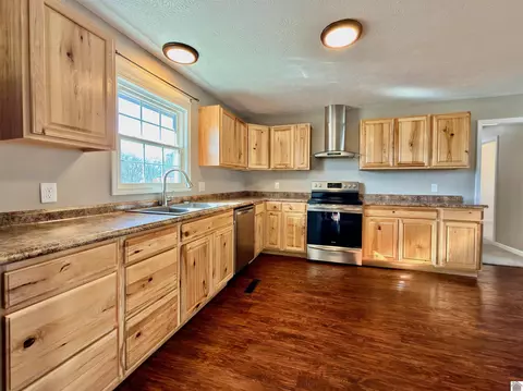 642 E State Route 1748, Mayfield, KY 42066 photo 4
