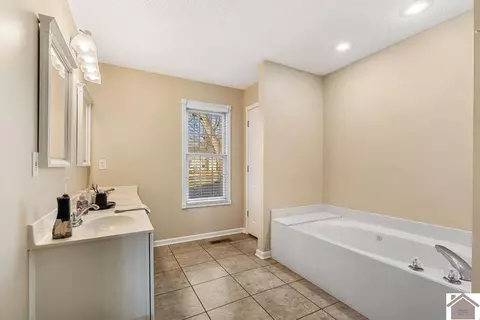 603 Nancy Dr, Murray, KY 42071 photo 24