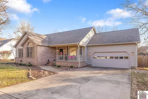 603 Nancy Dr, Murray, KY 42071 photo 2