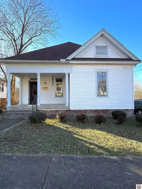714 N Poplar St, Paris, TN 38242