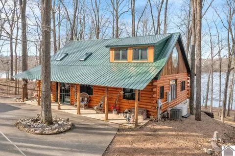 713 Al Henn Rd, Cadiz, KY 42211