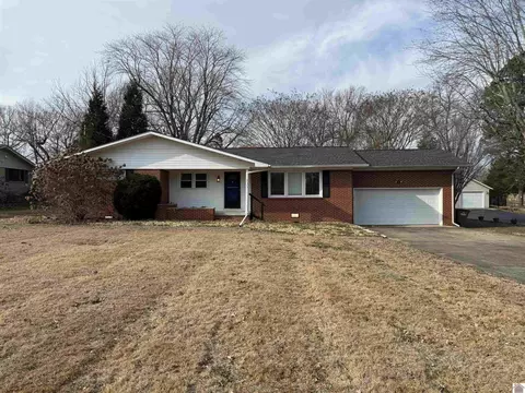 135 Nickell Heights Rd, Paducah, KY 42003