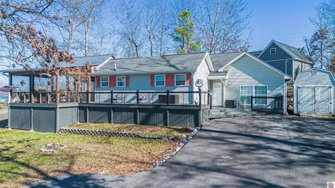 142 Lakeshore Dr, Gilbertsville, KY 42044
