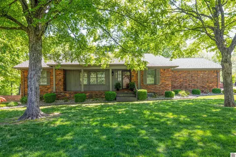 805 S 16th St, Murray, KY 42071