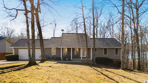 9 W Cobblestone Ct, Kuttawa, KY 42055