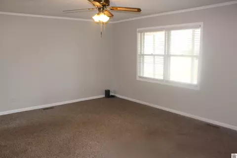 102 Perry St, Mayfield, KY 42066 photo 5