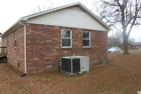 102 Perry St, Mayfield, KY 42066 photo 4