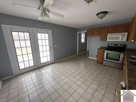 20 Cambridge Dr, Murray, KY 42071 photo 4