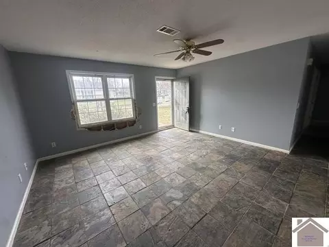 20 Cambridge Dr, Murray, KY 42071 photo 3
