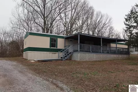 55 Seminole Dr, Cadiz, KY 42211