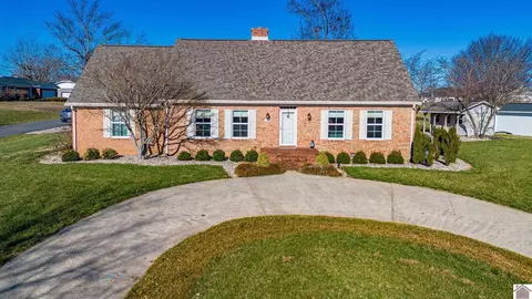 1104 Holly Ln, Princeton, KY 42445