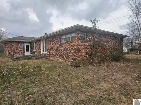 108 E 22nd St, Benton, KY 42025 photo 3