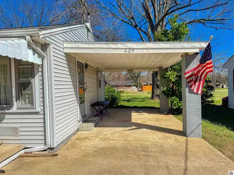609 S 9th St, Murray, KY 42071 photo 3