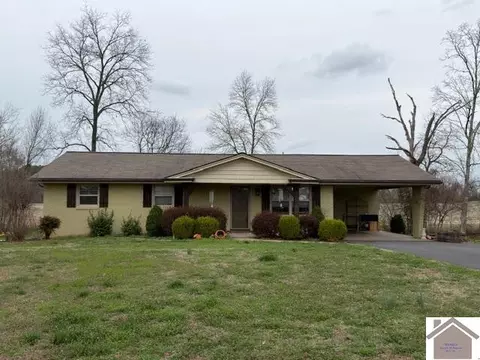 267 Meadow Green Cir, Murray, KY 42071