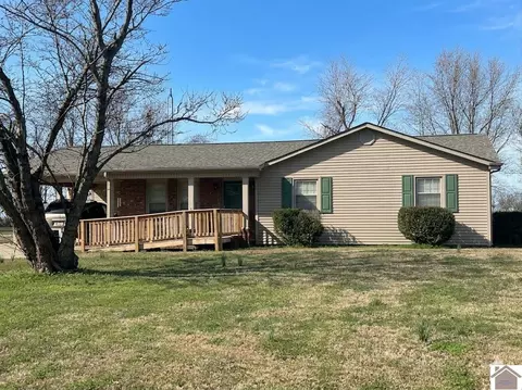331 Perry, Mayfield, KY 42066 photo 2