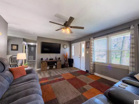 73 Whispering Oaks Loop, Mayfield, KY 42066 photo 4