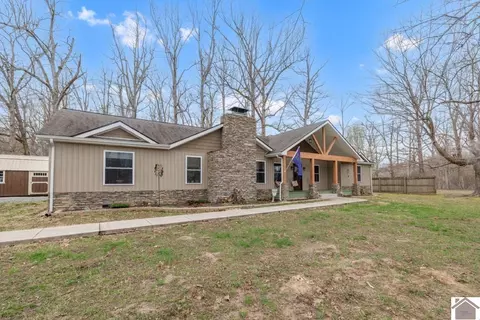 220 Sheehan Bridge Rd, Paducah, KY 42003
