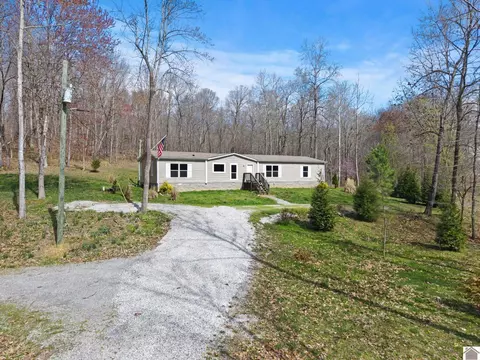 612 State Route 295, Kuttawa, KY 42055