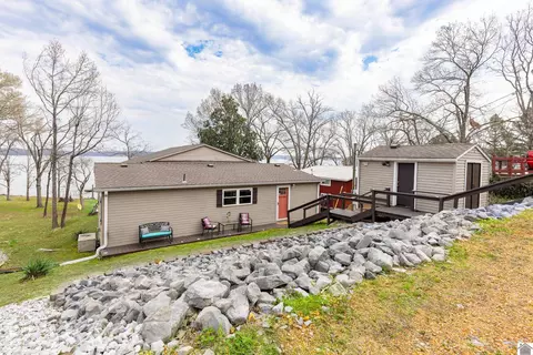 276 Lakeshore Dr, New Concord, KY 42076