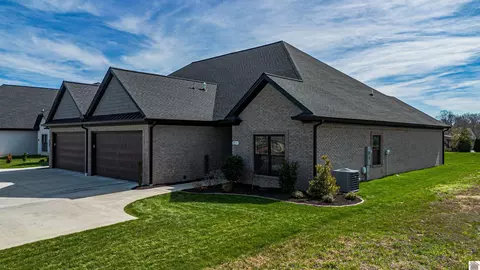 3914 Pines Rd, Paducah, KY 42001