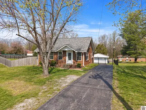 306 W Fairview Ave, Eddyville, KY 42038