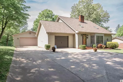 407 Magnolia Dr, Kuttawa, KY 42055