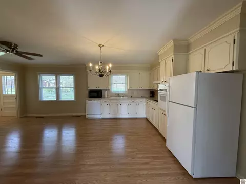 804 Guthrie Dr, Murray, KY 42071 photo 5