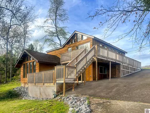 64 Sylvania Terrace Ln, Gilbertsville, KY 42044