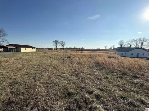 5045 State Route 80, Mayfield, KY 42066