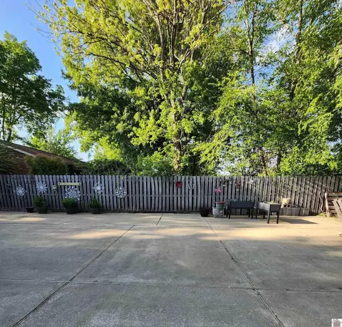 811 Guthrie Dr, Murray, KY 42071 photo 28