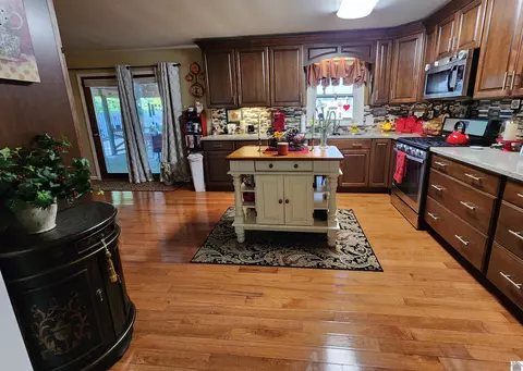 811 Guthrie Dr, Murray, KY 42071 photo 4