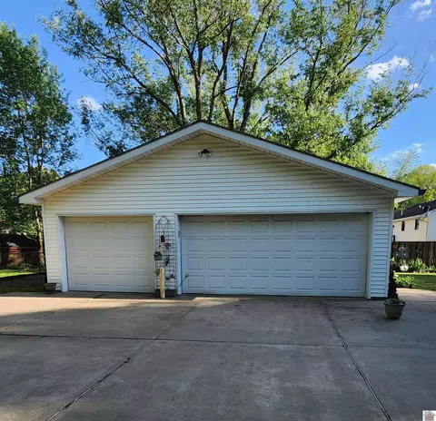811 Guthrie Dr, Murray, KY 42071 photo 24