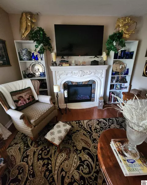 811 Guthrie Dr, Murray, KY 42071 photo 3