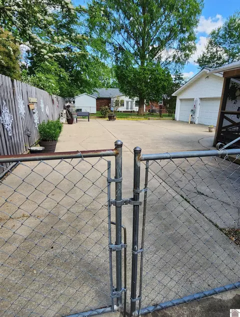 811 Guthrie Dr, Murray, KY 42071 photo 37