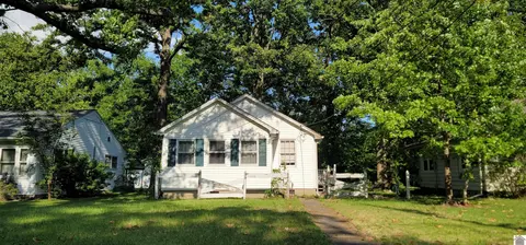752 H C Mathis Dr, Paducah, KY 42001