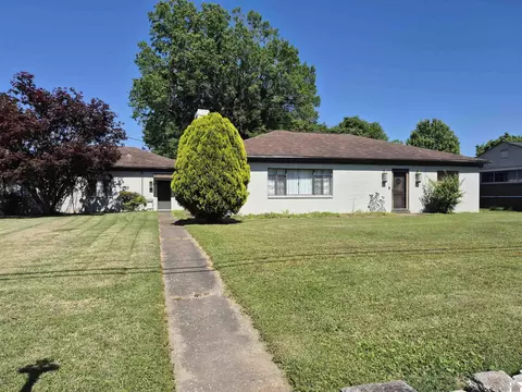300 Cardinal Ln, Paducah, KY 42001
