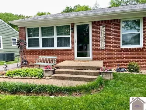 268 Navaho Dr, Paducah, KY 42003