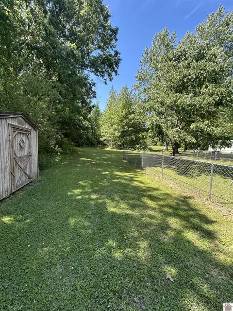 2211 Dixie Ave, Paducah, KY 42003 photo 4