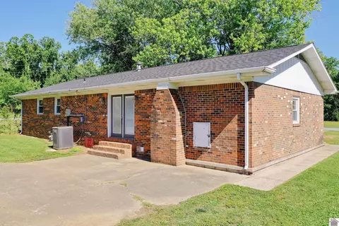 213 Apache Dr, Princeton, KY 42445 photo 4