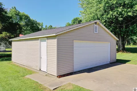 213 Apache Dr, Princeton, KY 42445 photo 5