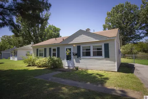 2827 Cornell St, Paducah, KY 42003