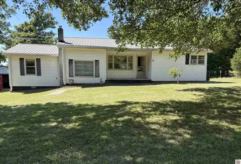 2157 Maple Grove Rd, Cadiz, KY 42211