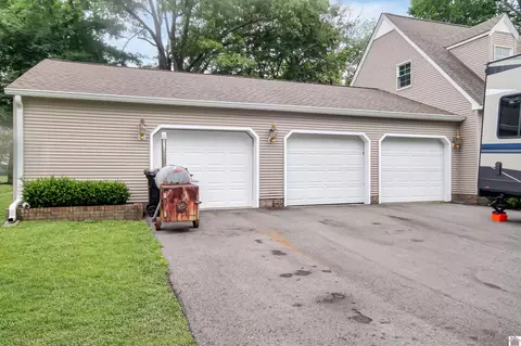 453 Camelot, Murray, KY 42071 photo 3