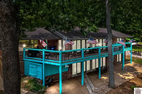 516 Magnolia Ct, Kuttawa, KY 42055