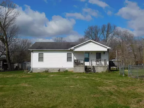 706 3rd St, Hazel, KY 42049 photo 1