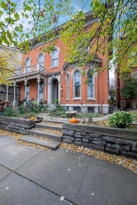 310 Garrard St, Covington, KY 41011 photo 1