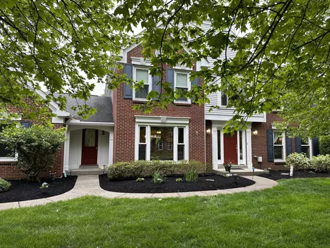 853 Riverwatch Dr, Crescent Springs, KY 41017