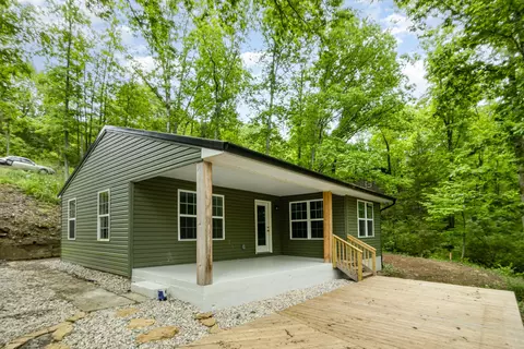 705 Swanee Shores Dr, Williamstown, KY 41097